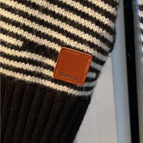 Bench sweater - Picture 3 of 4